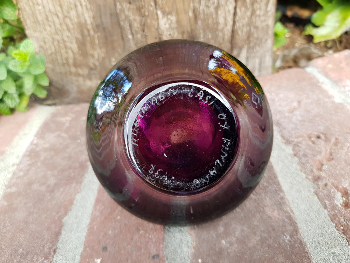 Vintage RIIHIMAEN LASI Purple Glass Vase no. 1432 Model Stromboli by Aimo Okkolin 1963-69