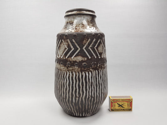 Vintage CARSTENS TÖNNIESHOF KERAMIK Grey Vase Reliefserie Keltoi 49-25 West German Pottery 1968s