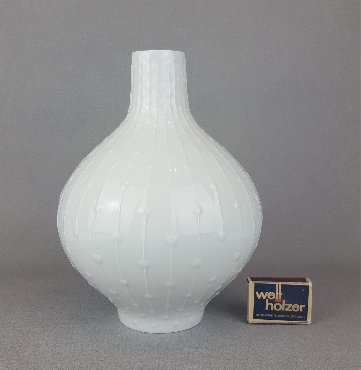 Vintage White HUTSCHENREUTHER Porzellan Op Art Porcelain Vase 1970s
