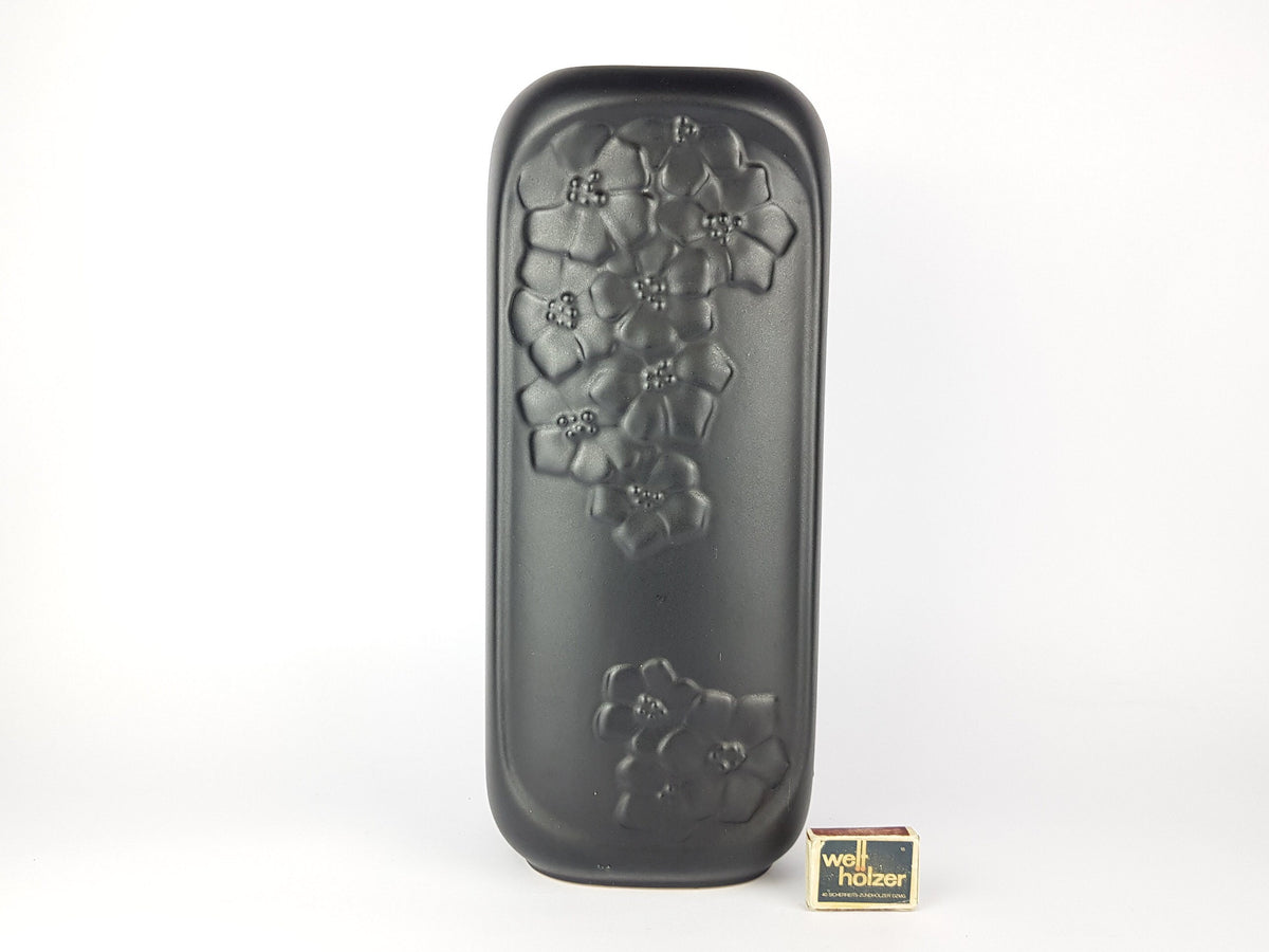Vintage Rare Black SCHEURICH KERAMIK Vase 510 40 With 3D Flower Decor West German Pottery 1980-90s