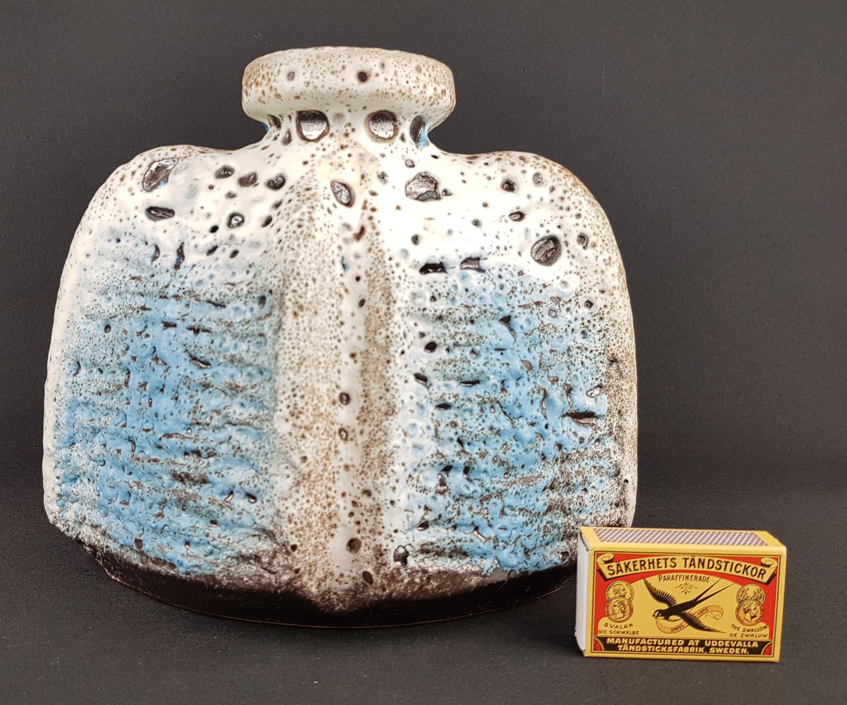 Vintage CARSTENS TÖNNIESHOF Atelier Blue and Beige Fat Lava Vase 0715-20 by Rudolf Christmann West German Pottery
