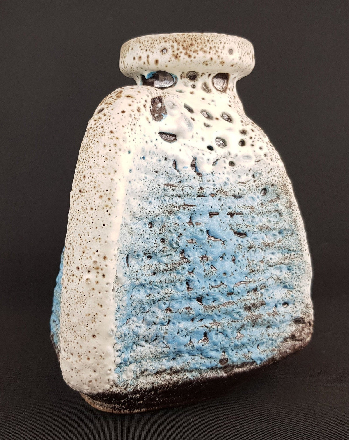 Vintage CARSTENS TÖNNIESHOF Atelier Blue and Beige Fat Lava Vase 0715-20 by Rudolf Christmann West German Pottery