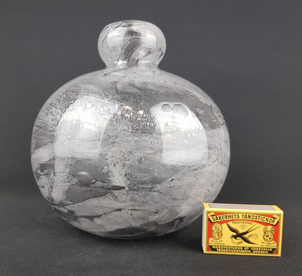 Vintage 1970s PEILL UND PUTZLER Glass Ball Vase West Germany