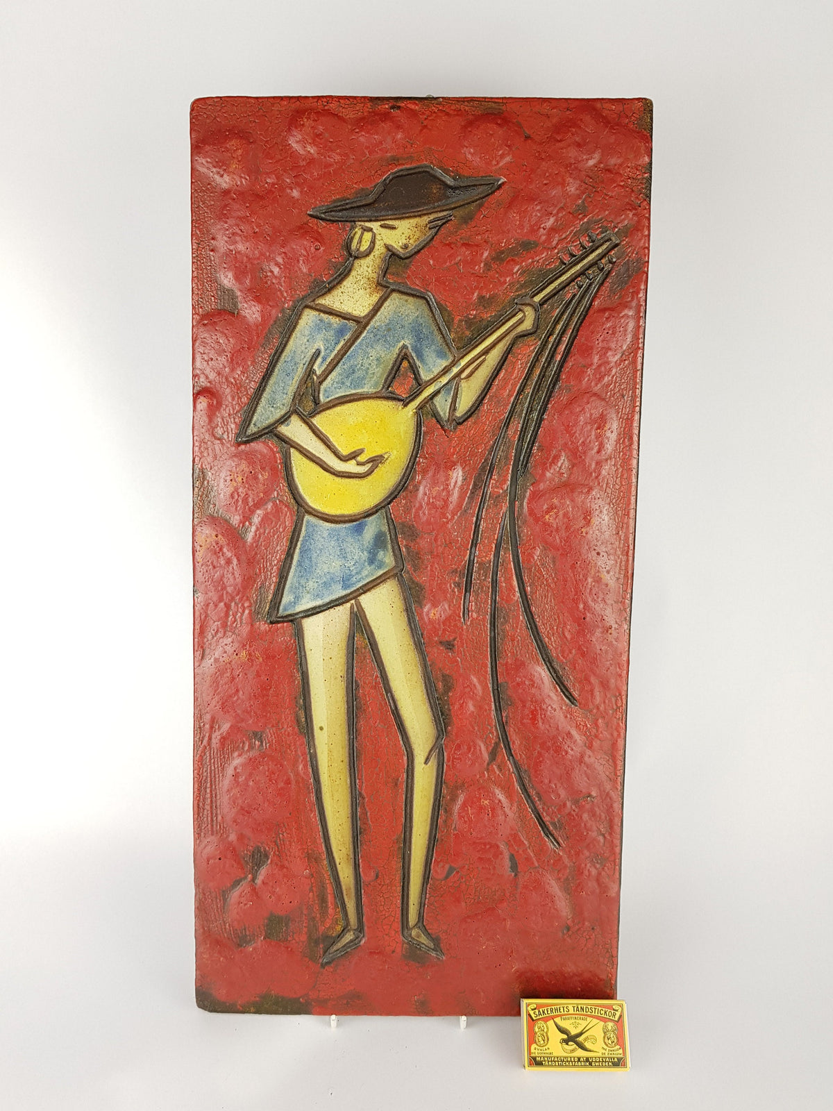 Rare Vintage Red RUSCHA KERAMIK Fat Lava Wall Plate with Musician Decor Dokumenta Serie by Adele Bolz 1962s
