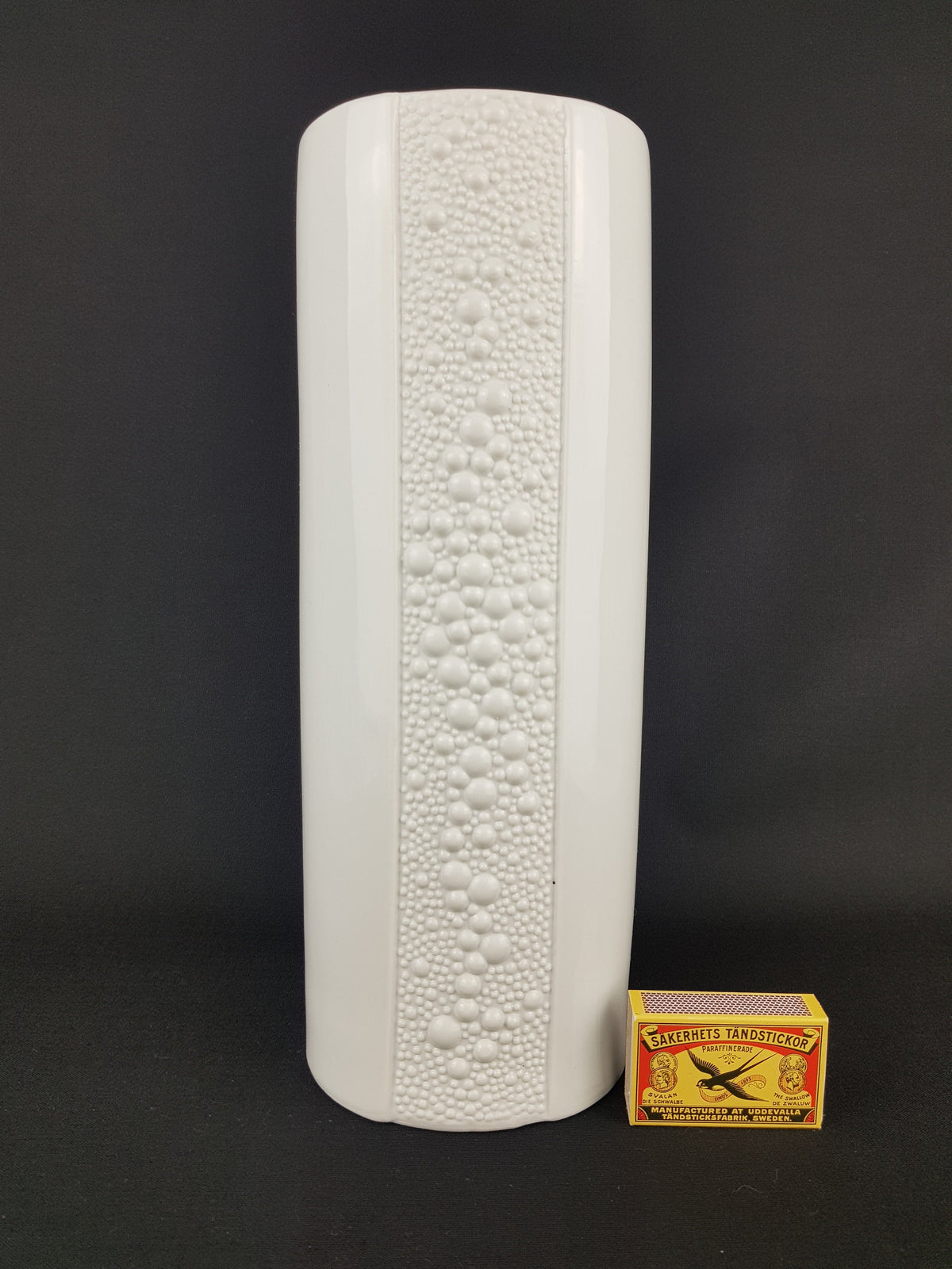 Vintage White NAAMAN ARTLINE ISRAEL Exclusive Design Porcelain Vase 948 Made in Israel 1970s