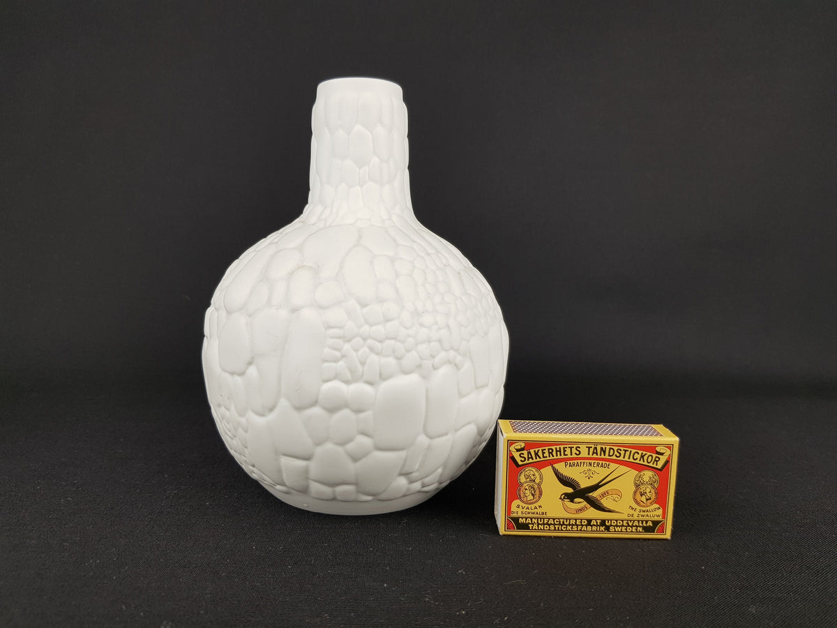 Vintage AK KAISER White Biscuit Porcelain Vase 254/16 Kiesel Series Relief Vase West Germany 1972 Op Art Porcelain