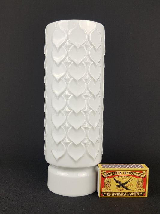 Vintage AK KAISER White Porcelain Op Art Vase with Leaf / Hearts decor 182 2 West Germany 1970s