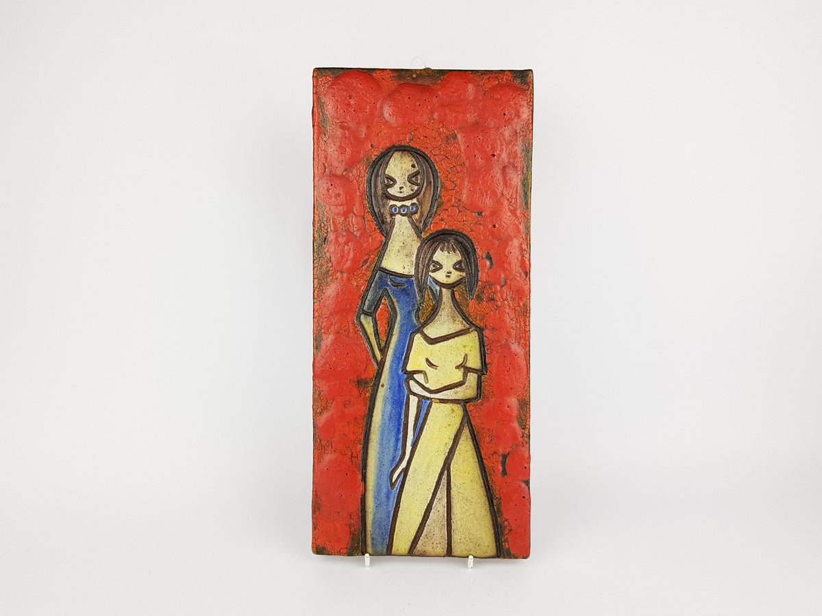Rare Vintage Red RUSCHA KERAMIK Fat Lava Wall Plate with Girls Decor Dokumenta Serie by Adele Bolz 1962s