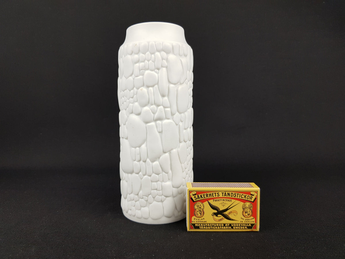 Vintage AK KAISER White Biscuit Porcelain Vase 251/17 from the Kiesel Series 3D Relief Vase West Germany 1972