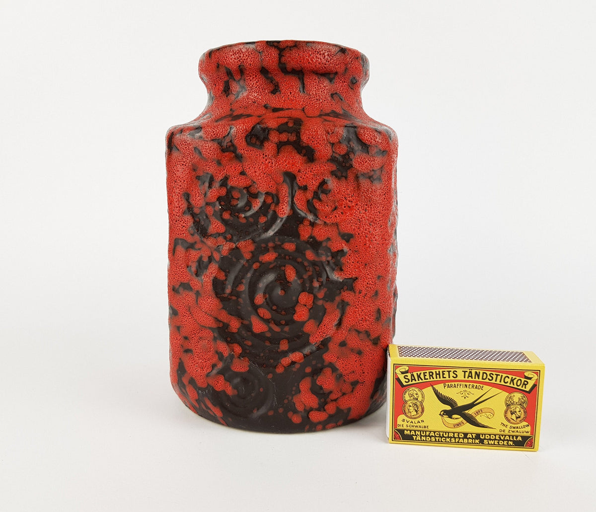 Vintage SCHEURICH KERAMIK Red and Black Fat Lava Vase 282 16 with JURA decor West German Pottery 1970s