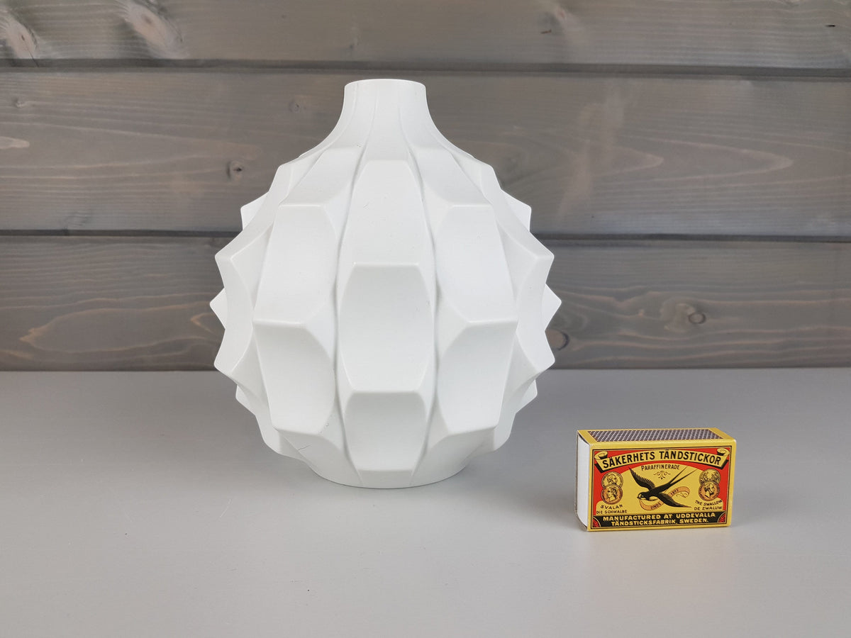 Vintage HUTSCHENREUTHER PORCELAIN Op Art ARTICHOKE Vase by Fuchs 1960-70s