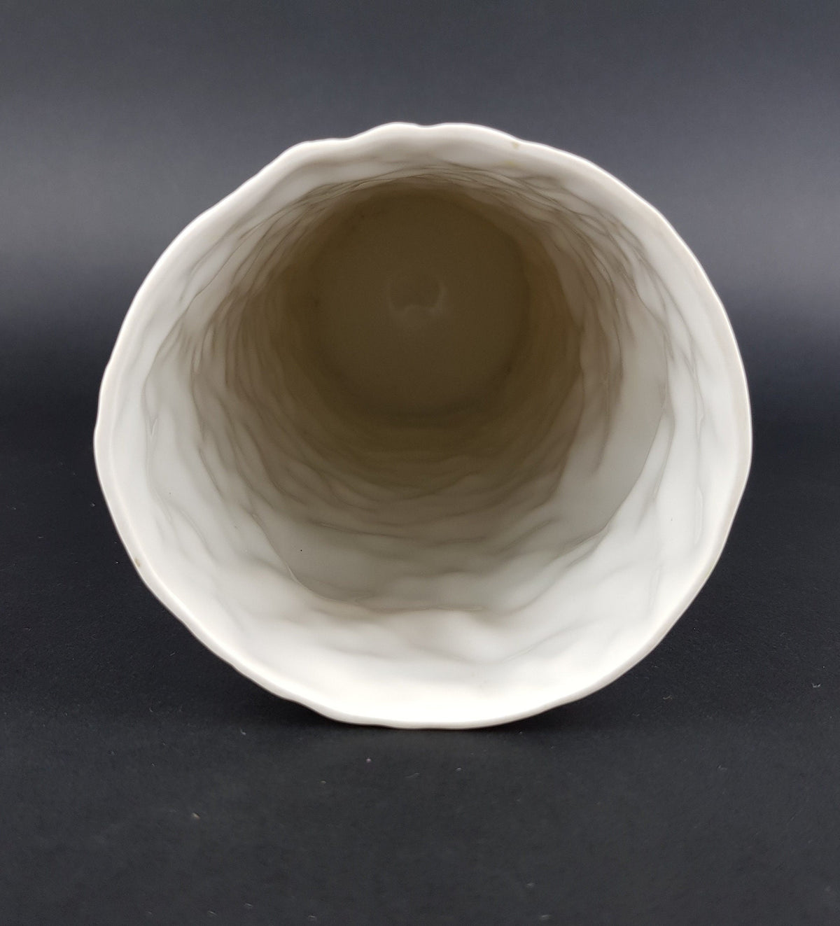 Vintage HUTSCHENREUTHER PORZELLAN CM Hohenberg Porcelain Vase Teneriffa Decor 45-23 West Germany