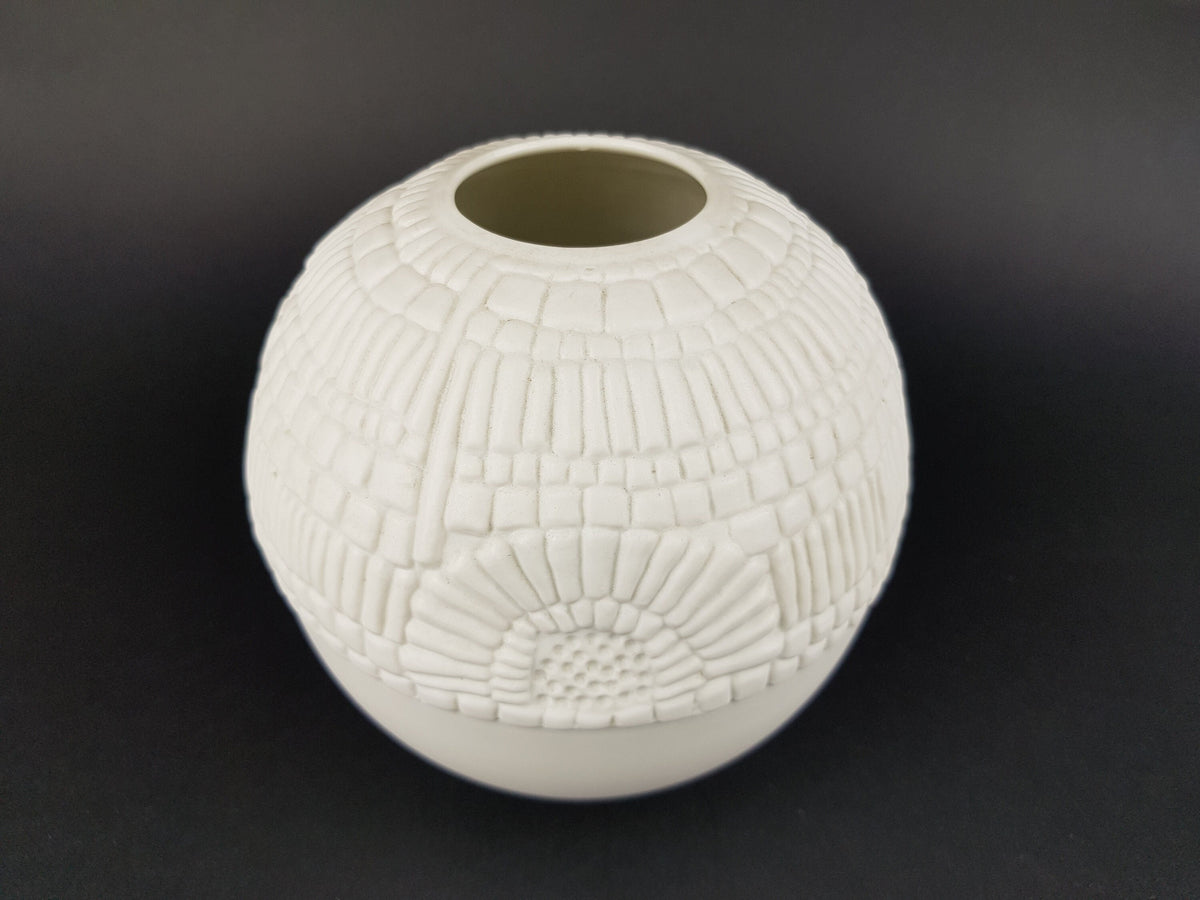 Vintage AK KAISER Porzellan Biscuit Porcelain Op Art Ball Vase 305 West German Porcelain 1970s