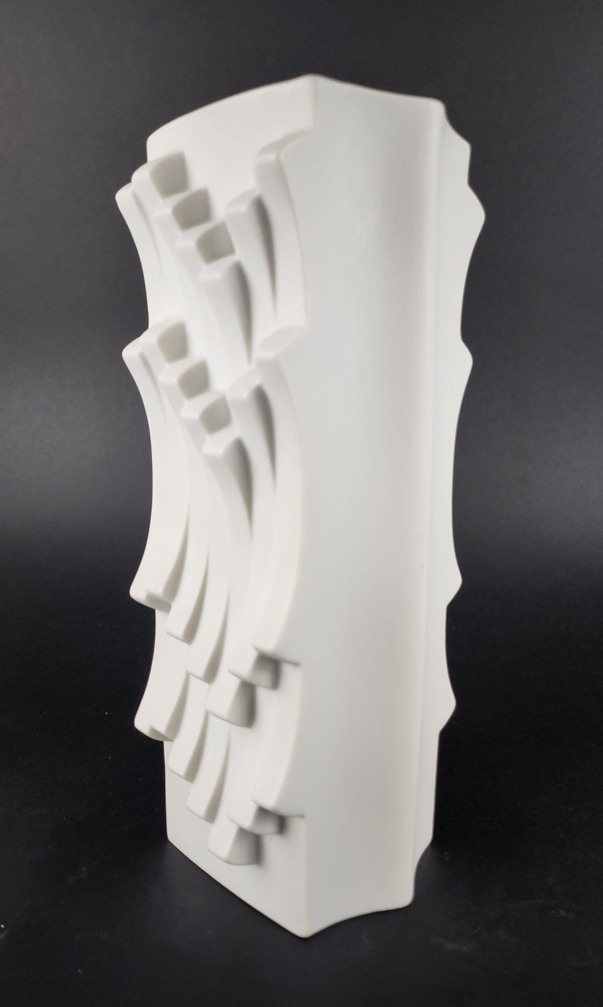 Vintage HUTSCHENREUTHER Archais Op Art Porcelain Vase 6337/20 by Heinrich Fuchs – White Bisque Porcelain – West Germany – 1970s