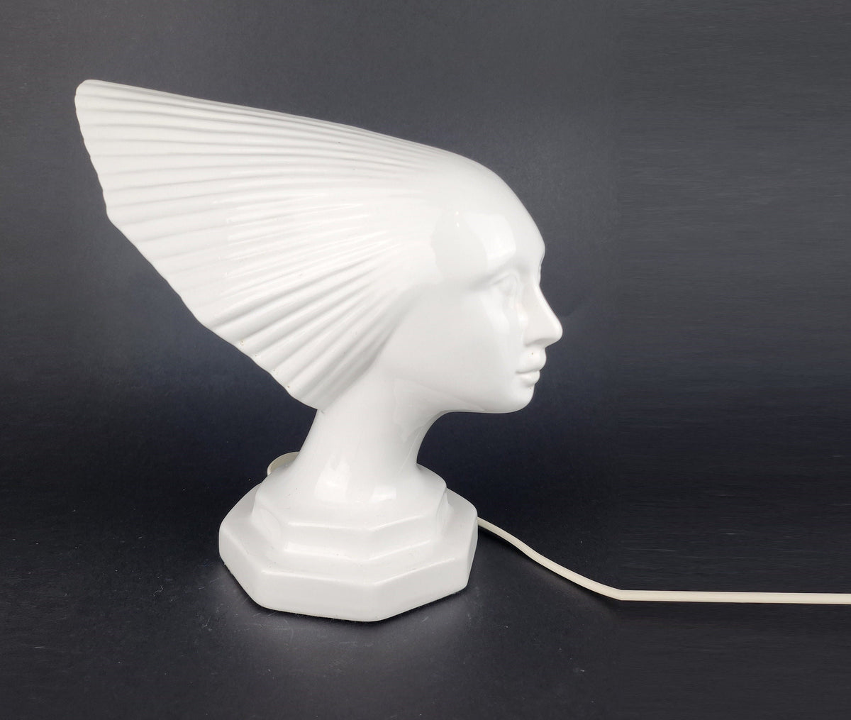 Vintage RENE LALIQUE style VICTOIRE bed side lamp by Hubert Olivier from France