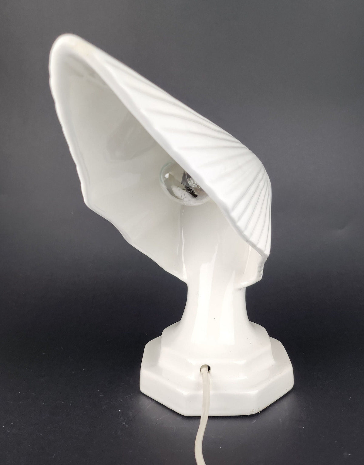 Vintage RENE LALIQUE style VICTOIRE bed side lamp by Hubert Olivier from France