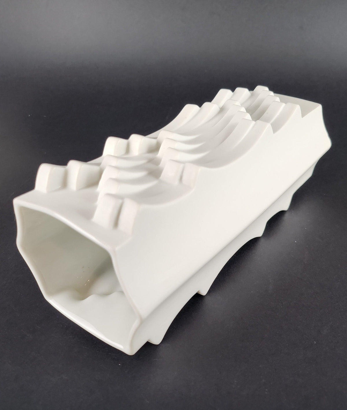 Vintage HUTSCHENREUTHER Archais Op Art Porcelain Vase 6337/20 by Heinrich Fuchs – White Bisque Porcelain – West Germany – 1970s