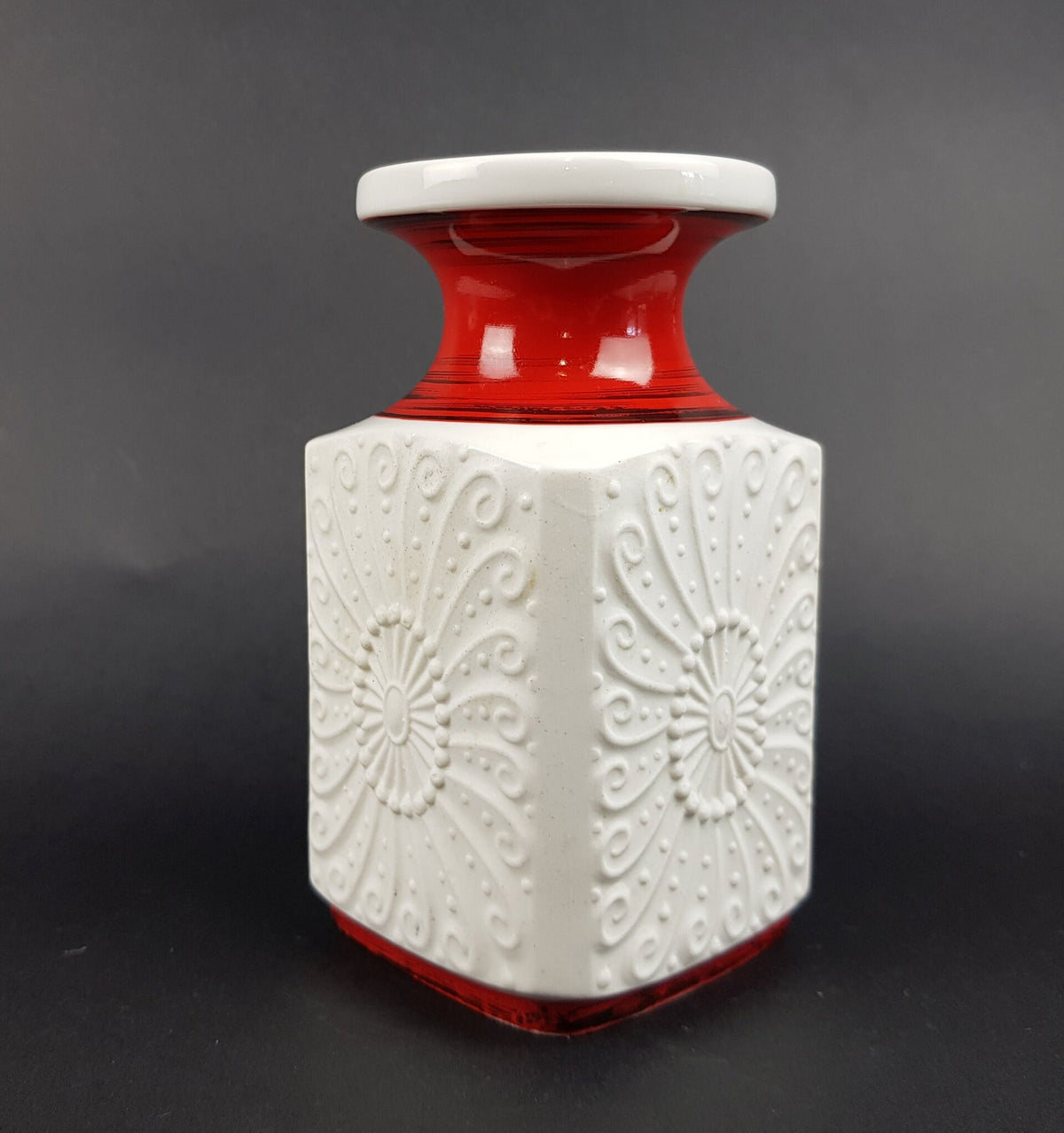 Vintage KERAFINA Porzellanfabrik White Biscuit Porcelain Vase with Red Accents and Relief Decor 724/2 – Royal KPM Bavaria West Germany 1970s