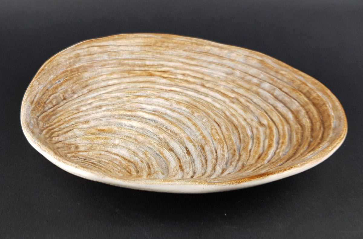 Vintage DOMINIQUE GUILLOT Hand Painted Shell Plate from Vallauris France 1960s