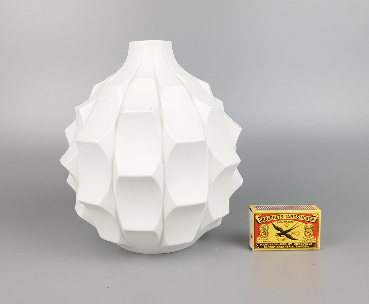 Vintage HUTSCHENREUTHER PORCELAIN Op Art ARTICHOKE Vase by Fuchs 1960-70s