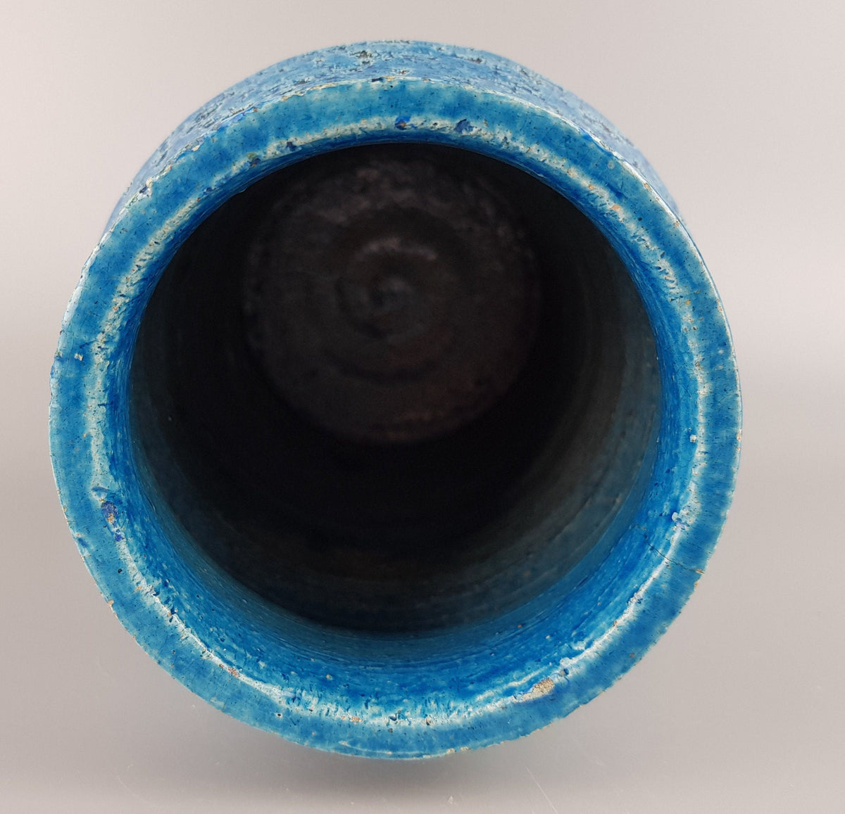 Vintage BITOSSI Rimini Blu Cylinder Vase with Medaillon Decor By Aldo Londi Italian Pottery 1960's