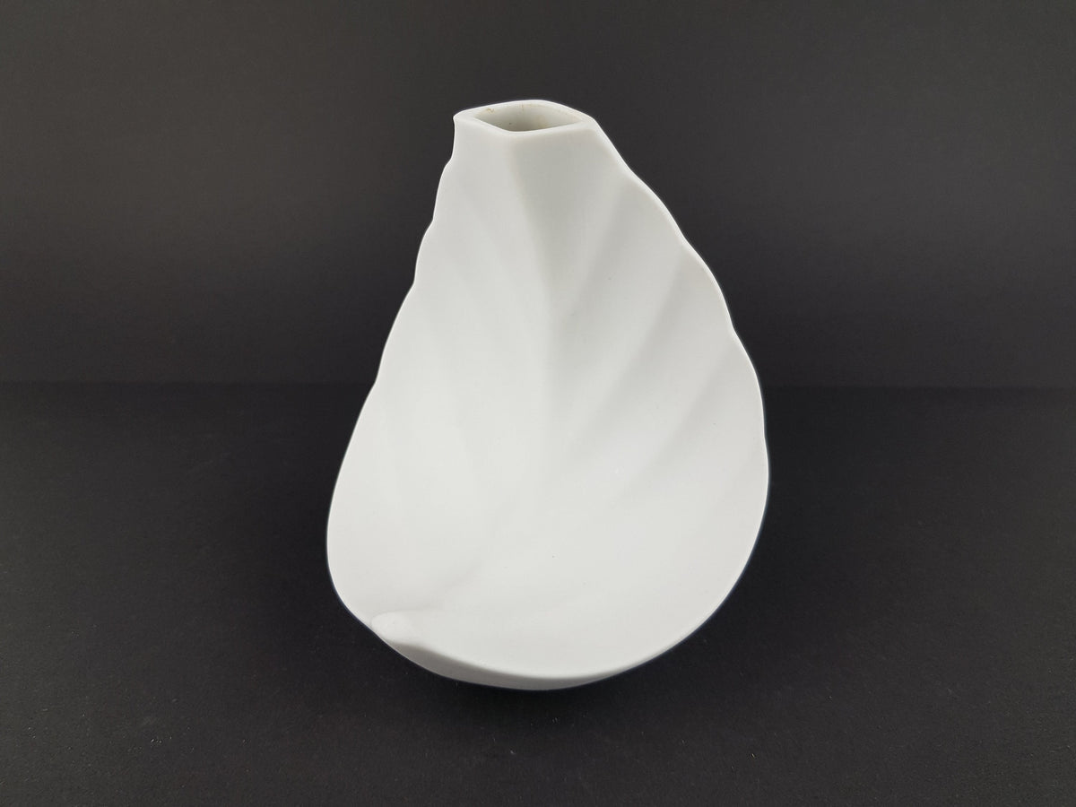Vintage HUTSCHENREUTHER White Curved Leaf Vase 1970s
