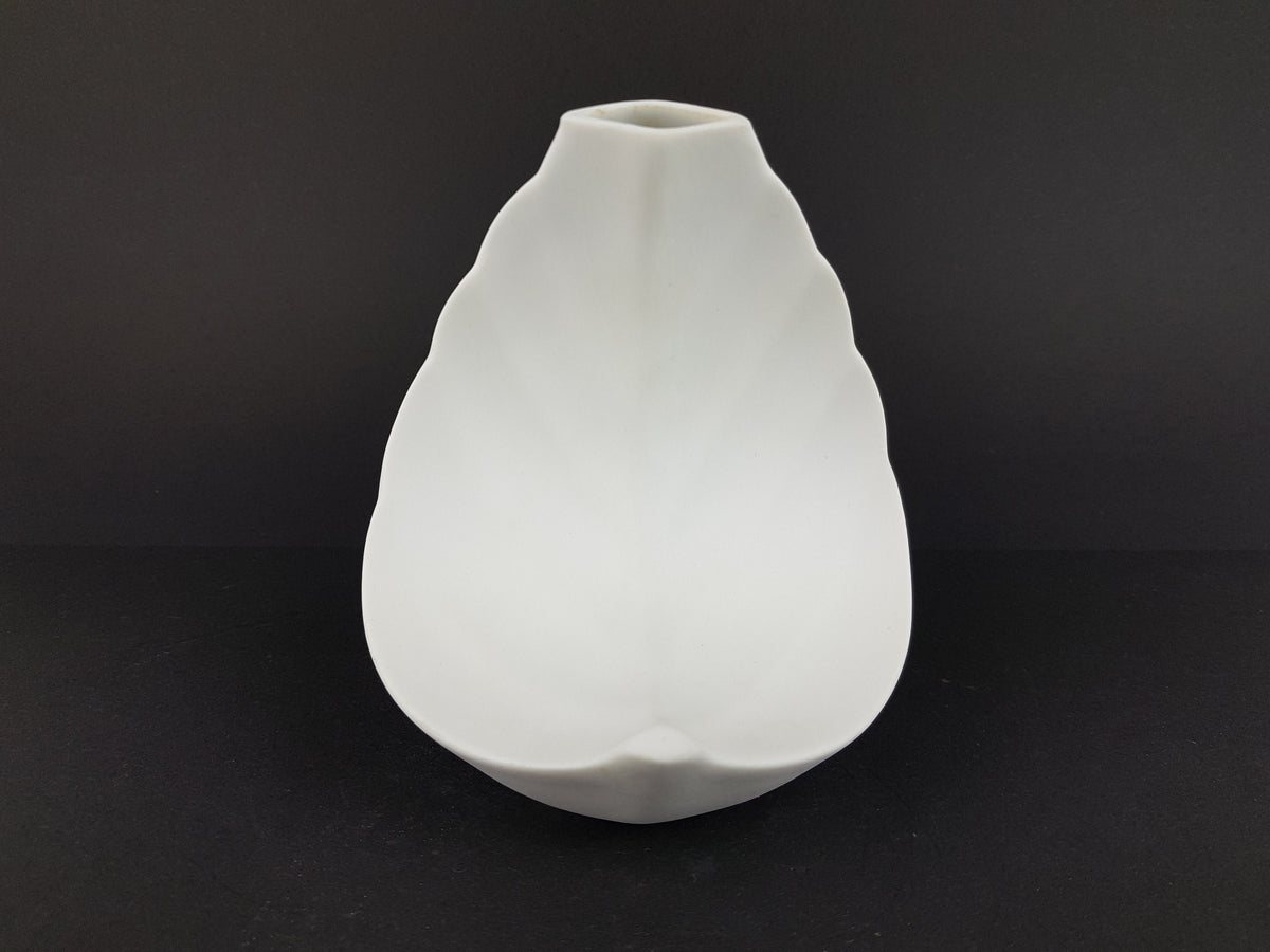 Vintage HUTSCHENREUTHER White Curved Leaf Vase 1970s
