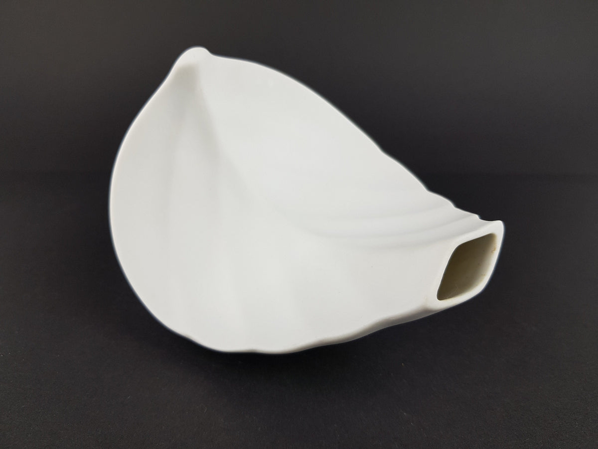 Vintage HUTSCHENREUTHER White Curved Leaf Vase 1970s