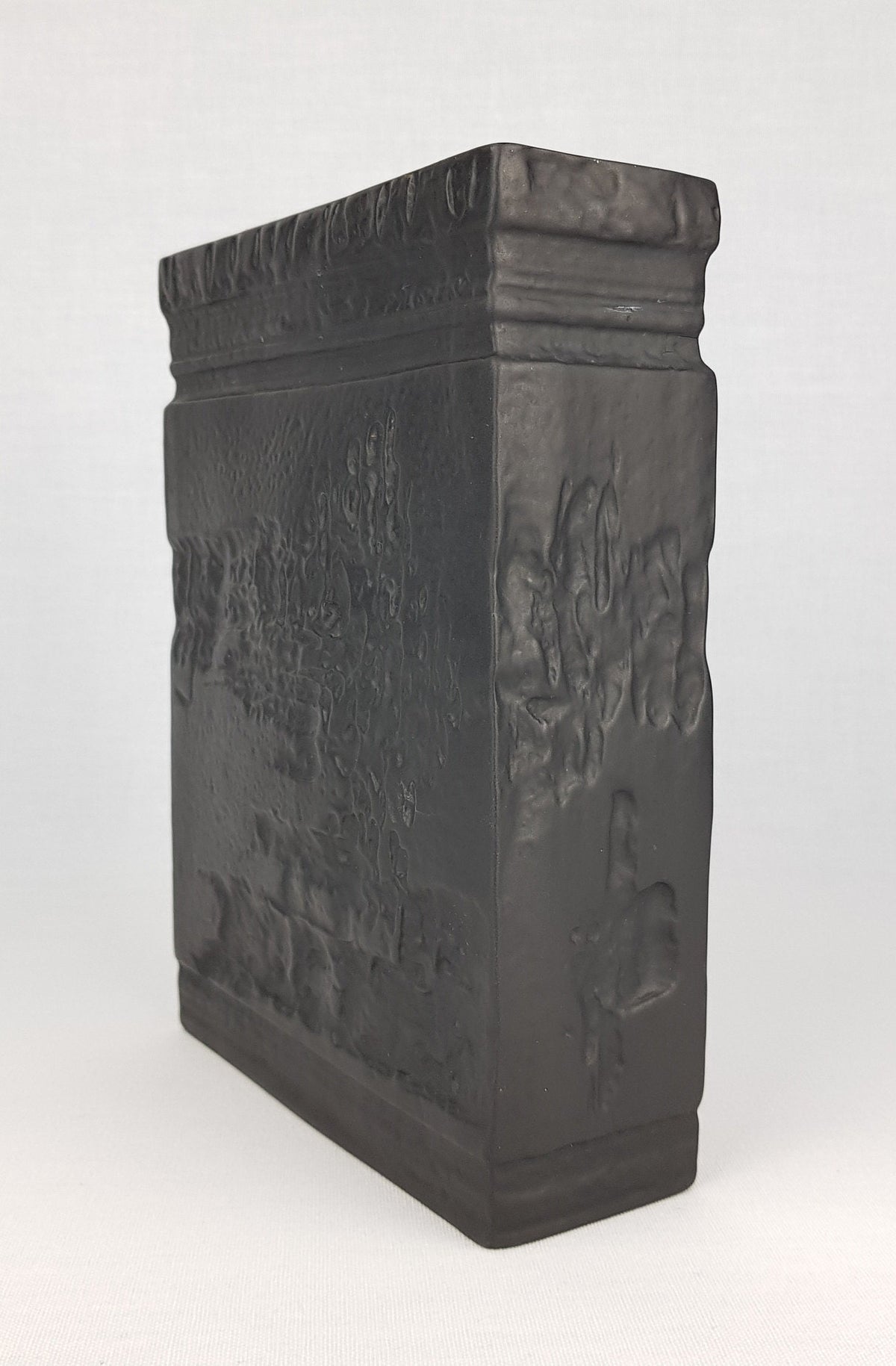 Vintage ROSENTHAL Black Matte Porcelain China Vase with Relief Decor by Martin Freyer Studio Linie Porcelaine Noire 1960-70s
