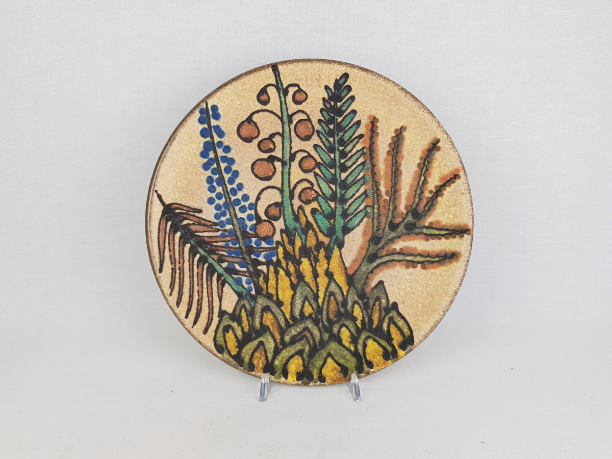 Vintage HEIBI KERAMIK Beige Wall Plate decorated with Flower Decor West German Pottery 1970s