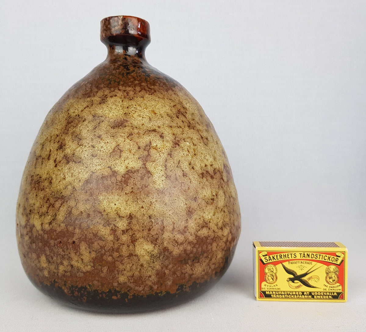 Vintage ELMER KUBICEK Studio Art Pottery Stylish Vase 138-20 West Germany 1960s