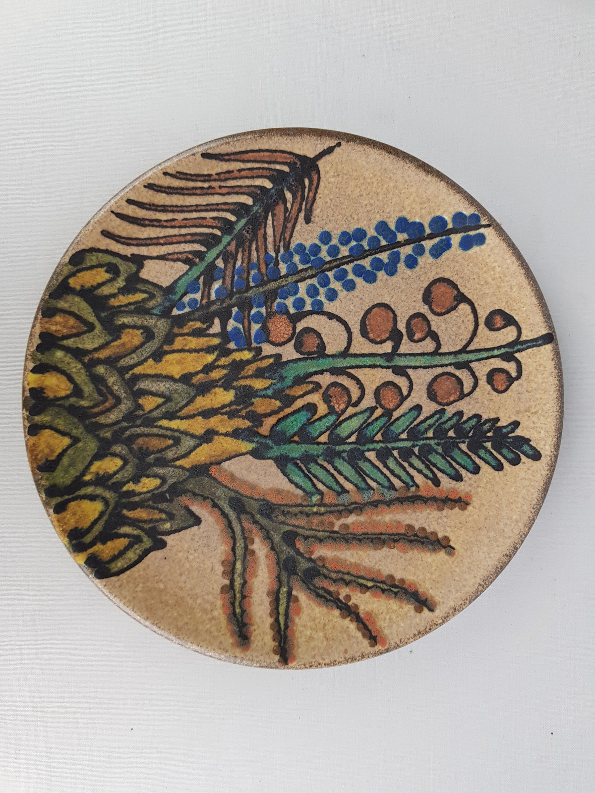 Vintage HEIBI KERAMIK Beige Wall Plate decorated with Flower Decor West German Pottery 1970s