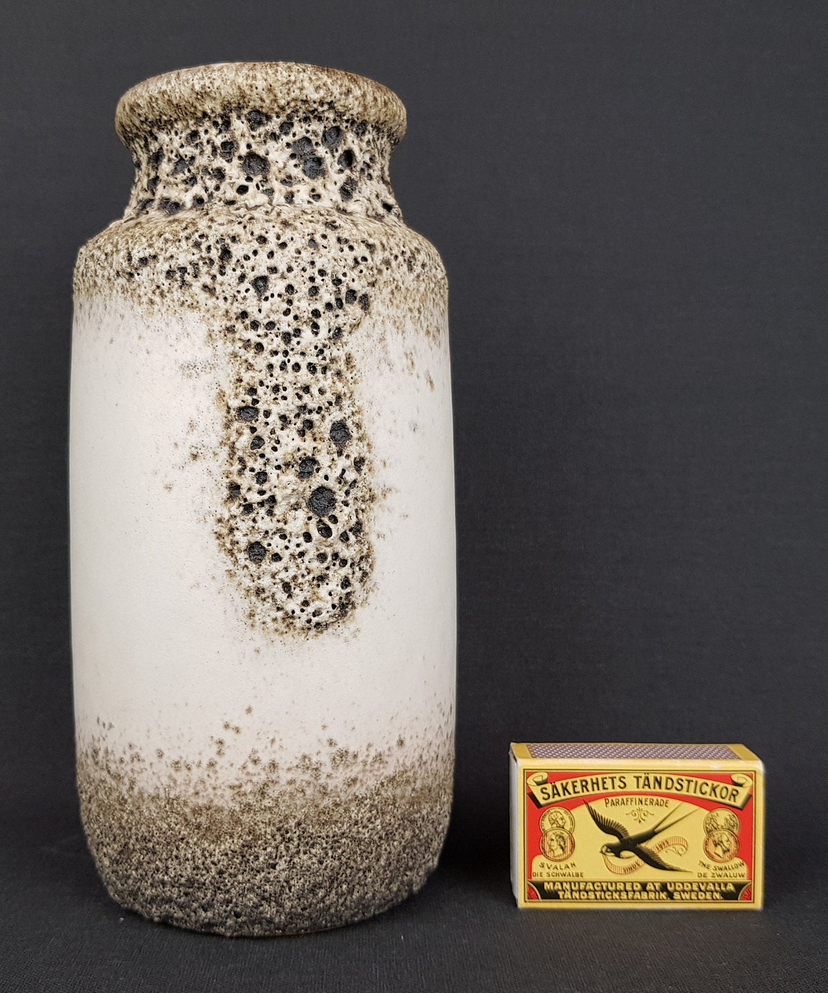 Vintage SCHEURICH KERAMIK Beige Vase 213-20 with Fat Lava decor West German Pottery 1970s