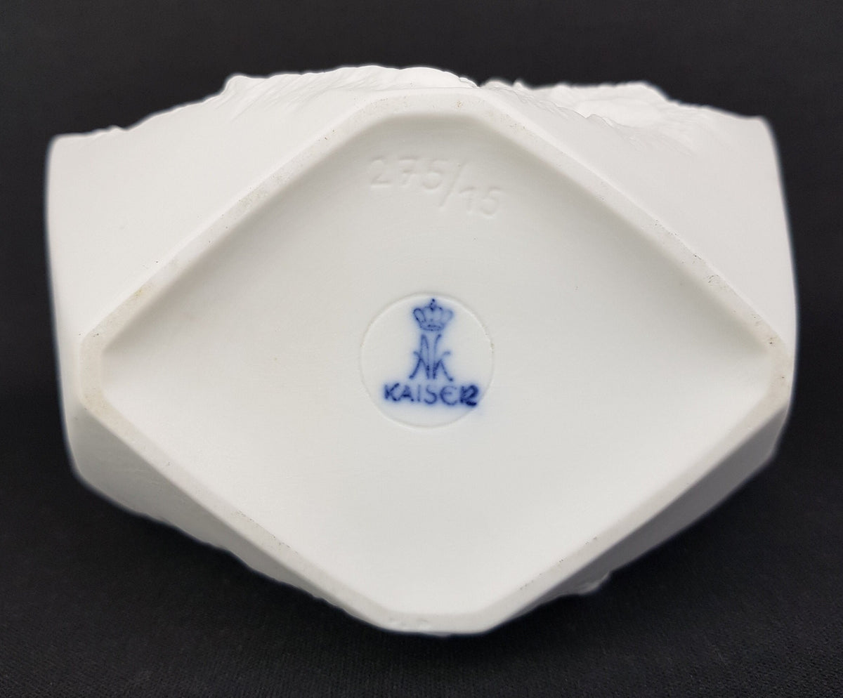 Vintage AK KAISER Biscuit Porcelain Vase Bergkristall Series 275/15 by Martin Freyer White Diamond Vase West Germany 1970s