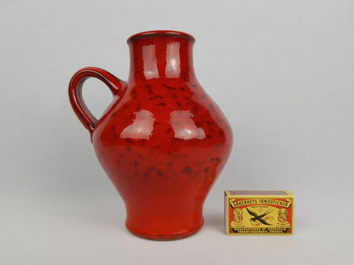 Vintage WILHELM und ELLIE KUCH Glossy Red Vase Studio Art Pottery 1960-70s