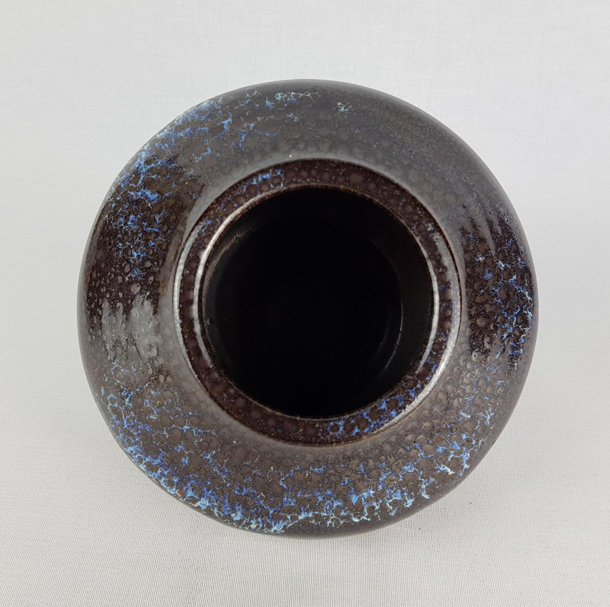 Vintage Studio Art Pottery by GORGE HOHLT Blue Ufo Shaped Vase With Freckles Decor For Werkstatt Hohlt Katzbach 1960s