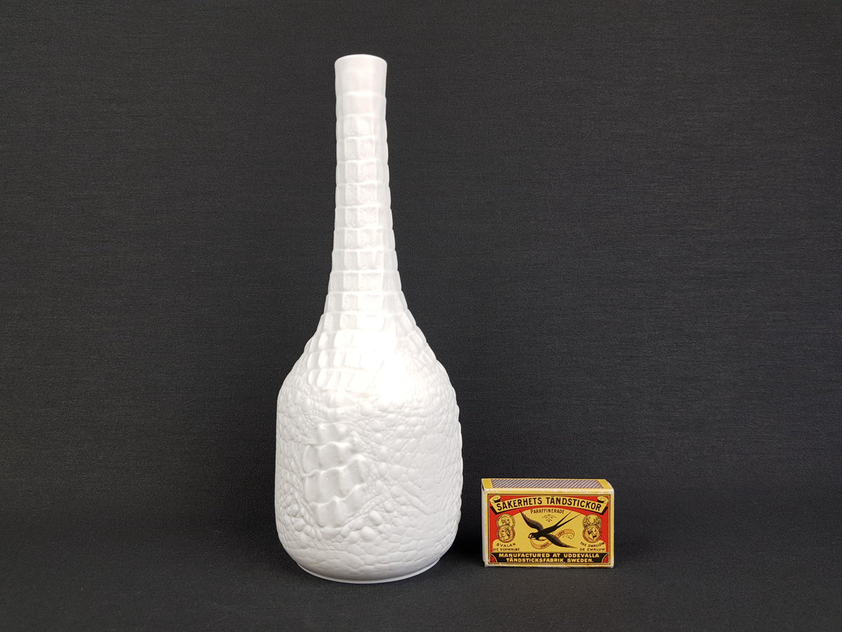Vintage AK KAISER 3D Relief Vase with Crocodile or Snake Skin Decor, West German Pottery 1970s, Form Number 248/1