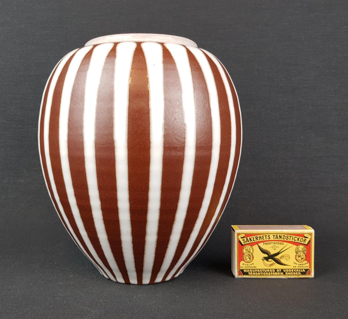 Vintage WILHELM und ELLIE KUCH White and Brown Vase Studio Art Pottery 1960-70s