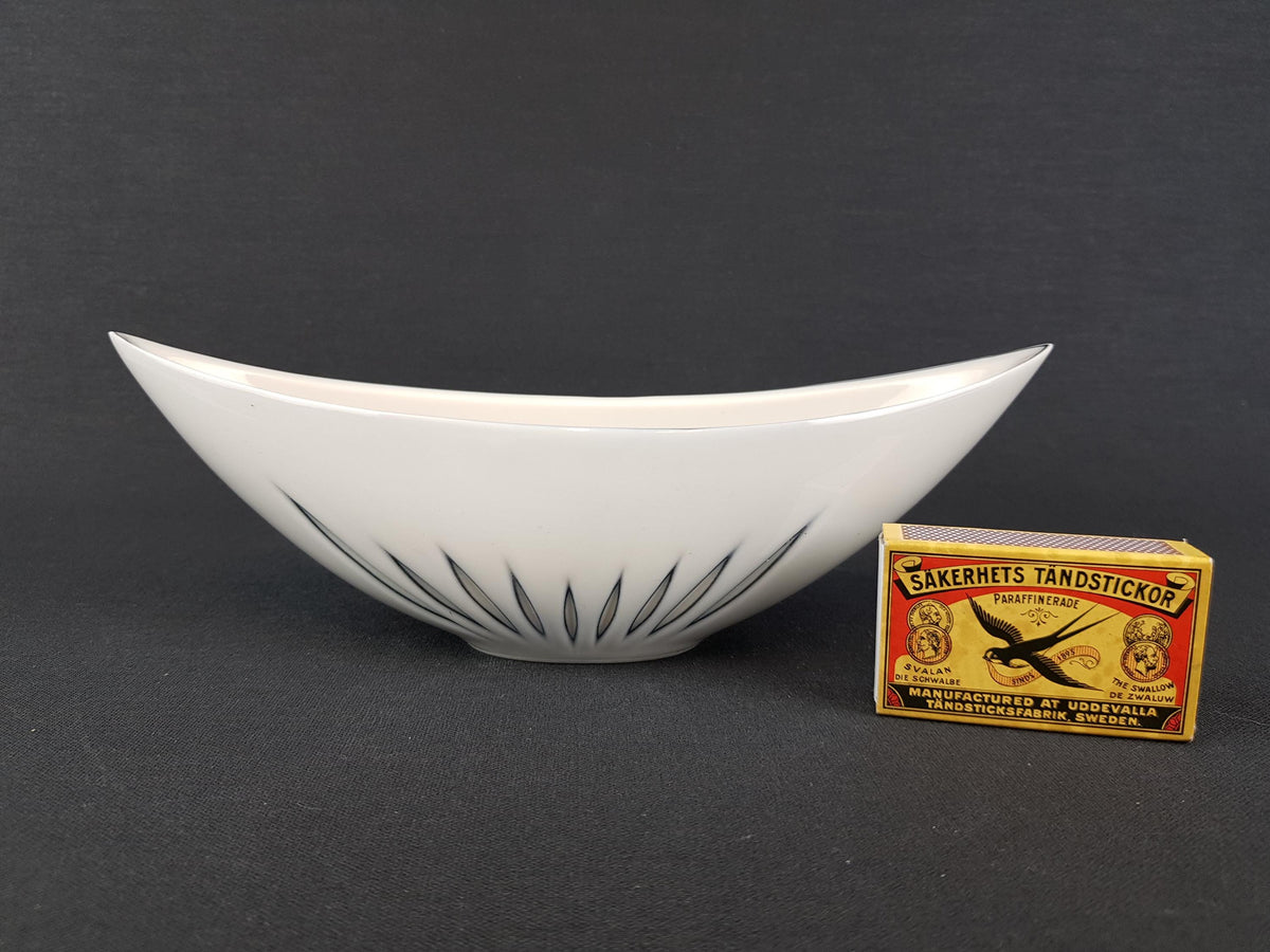 Vintage SGRAFO MODERN Porcelain Vase / Bowl with incised pattern by Peter Müller 1950-1960s