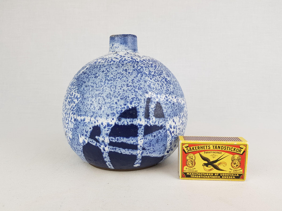 Vintage KARL JUTTNER Blue and White Abstract Vase East German Studio Art Pottery 1960's