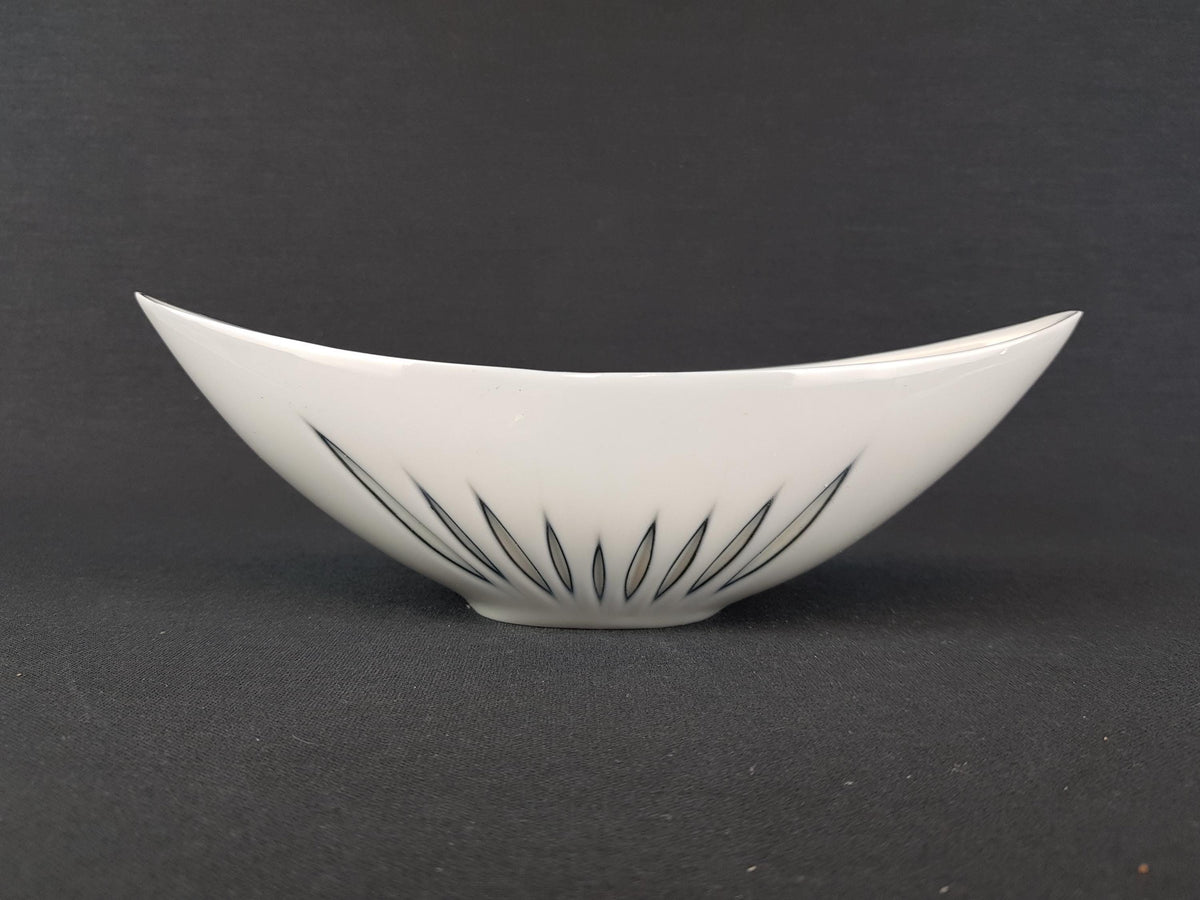 Vintage SGRAFO MODERN Porcelain Vase / Bowl with incised pattern by Peter Müller 1950-1960s