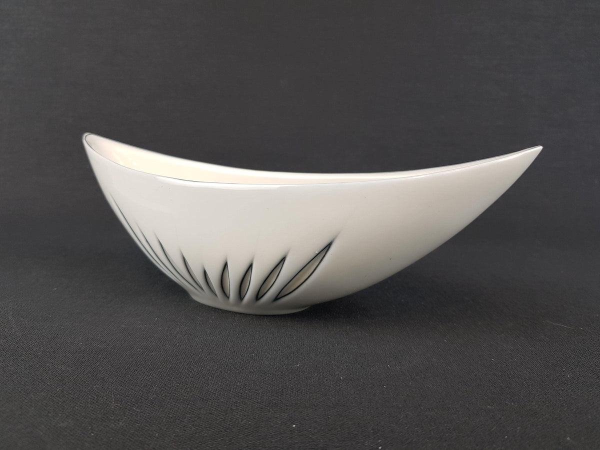 Vintage SGRAFO MODERN Porcelain Vase / Bowl with incised pattern by Peter Müller 1950-1960s