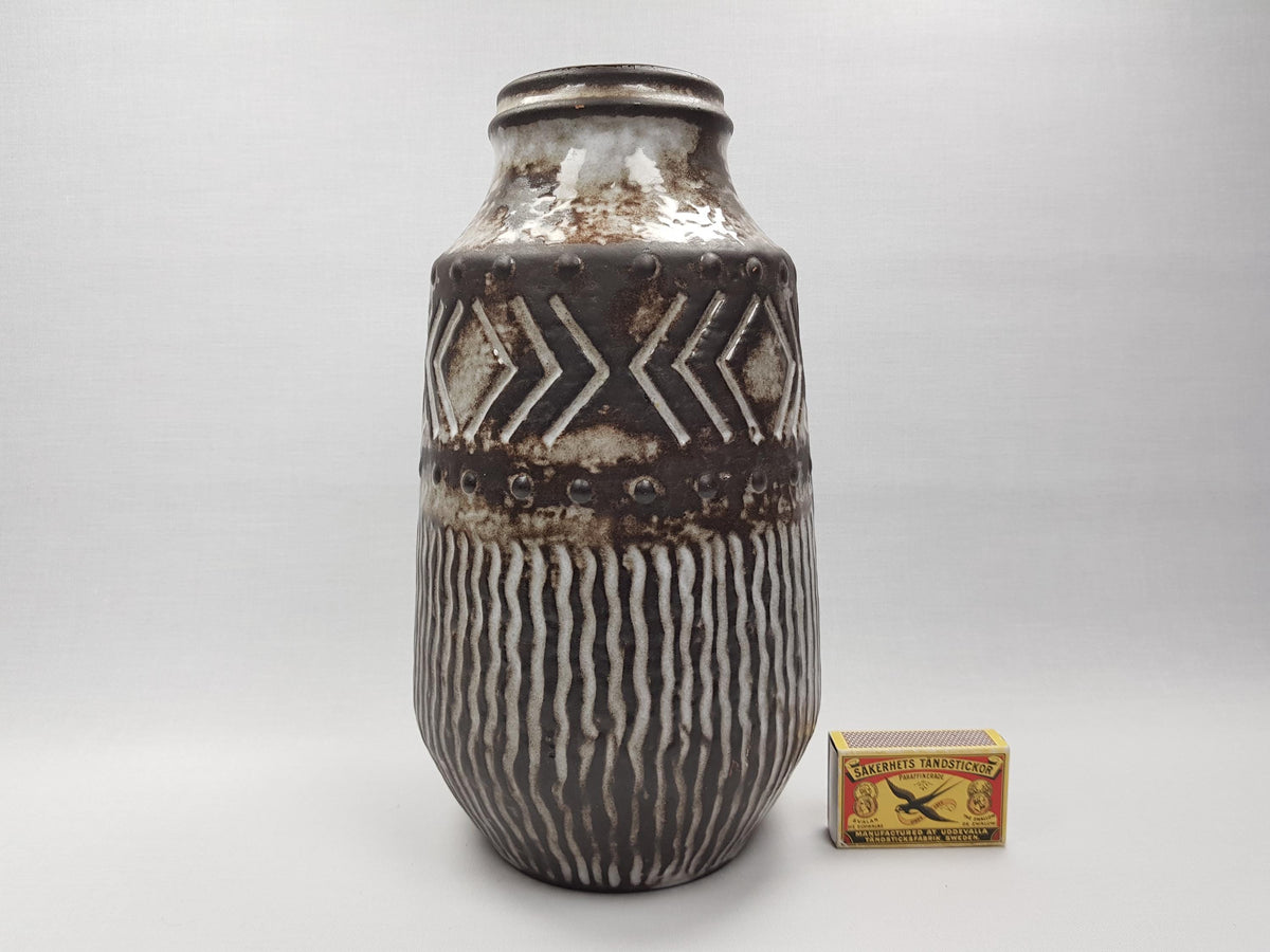 Vintage CARSTENS TÖNNIESHOF KERAMIK Grey Vase Reliefserie Keltoi 49-25 West German Pottery 1968s