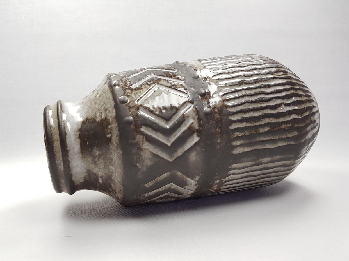 Vintage CARSTENS TÖNNIESHOF KERAMIK Grey Vase Reliefserie Keltoi 49-25 West German Pottery 1968s