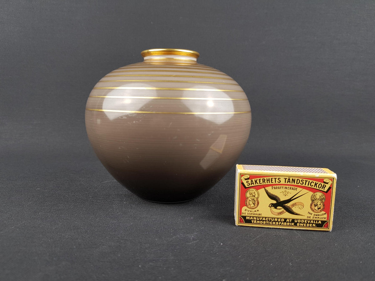 Art Deco FURSTENBERG PORZELLAN Taupe Ball Vase With Golden Stripes 1930s Germany