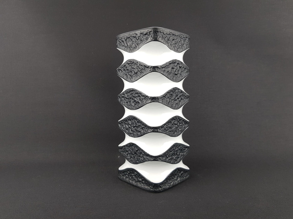 Vintage KERAFINA Porzellanfabrik Black and White Op Art Vase 640/3 – Royal KPM Bavaria – Designed by Ernst Fenzl – West Germany 1970s