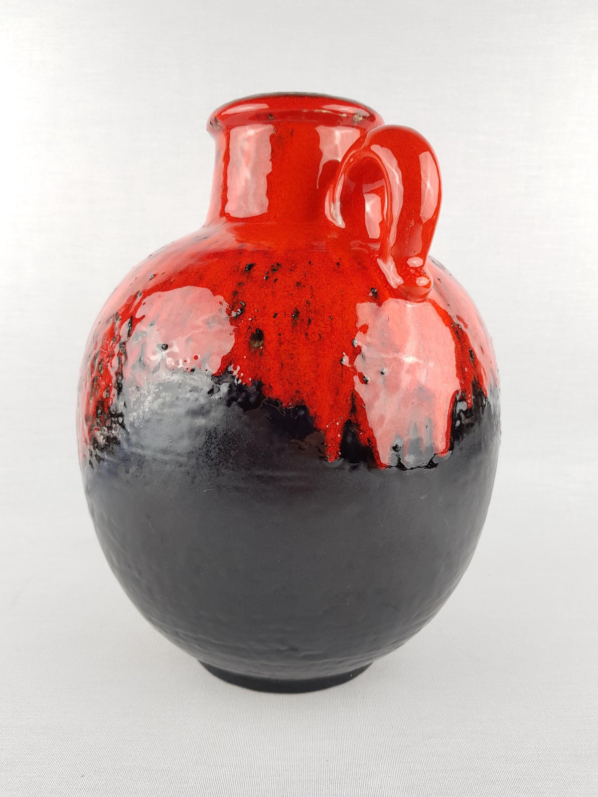 Vintage CARSTENS ATELIER Tonnieshof Black and Red Textured Vase C237-27 West German Pottery 1968s