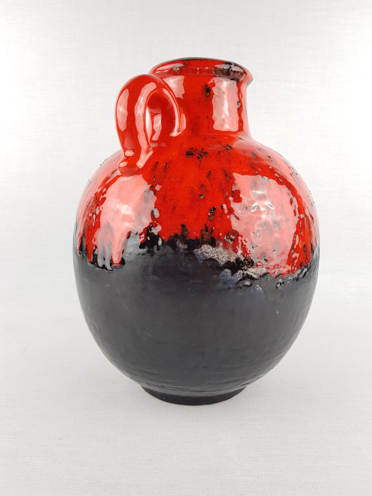 Vintage CARSTENS ATELIER Tonnieshof Black and Red Textured Vase C237-27 West German Pottery 1968s