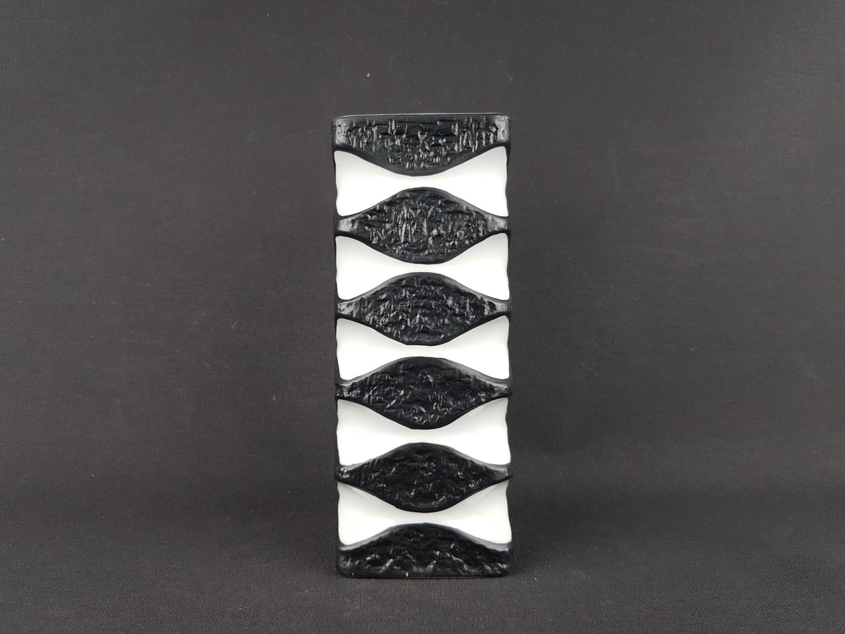 Vintage KERAFINA Porzellanfabrik Black and White Op Art Vase 640/2 – Royal KPM Bavaria – Designed by Ernst Fenzl – West Germany 1970s