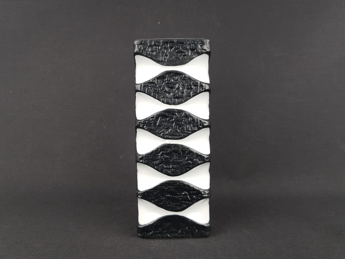 Vintage KERAFINA Porzellanfabrik Black and White Op Art Vase 640/2 – Royal KPM Bavaria – Designed by Ernst Fenzl – West Germany 1970s